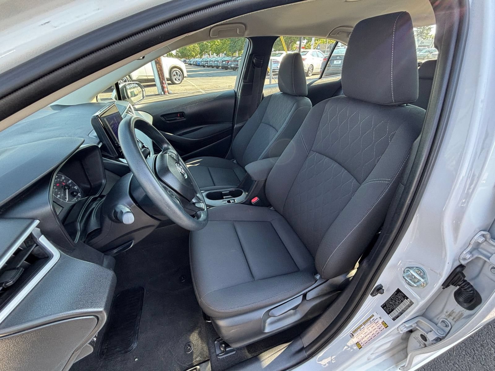 Used 2025 Toyota Corolla LE FWD image 34