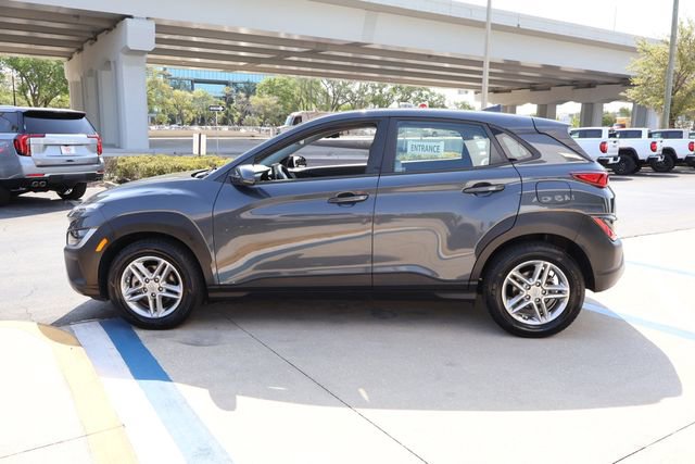 Used 2022 Hyundai Kona SE image 4