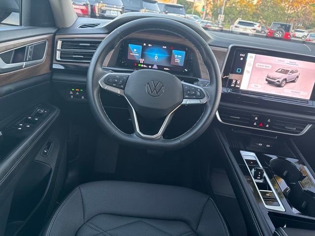 Used 2025 Volkswagen Atlas SE FWD image 13