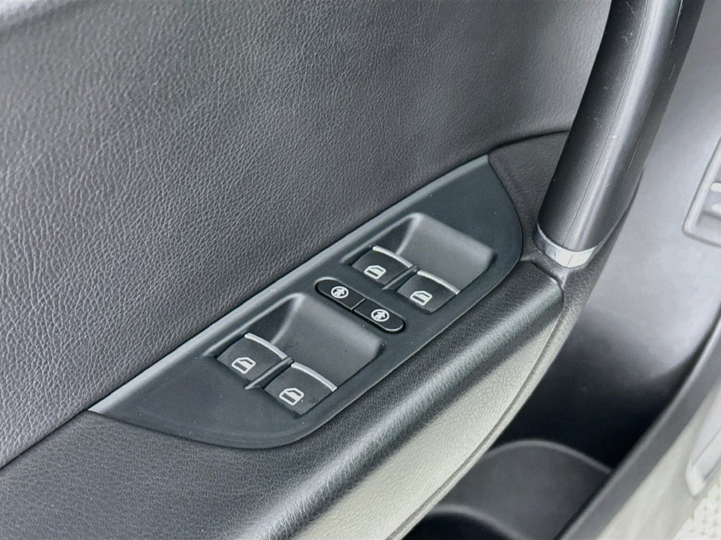 Used 2016 Volkswagen Touareg VR6 AWD/4WD image 17