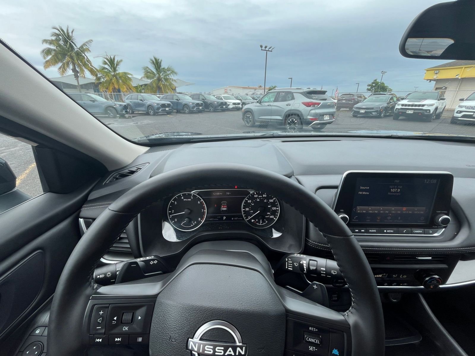 Used 2025 Nissan Rogue SV image 36