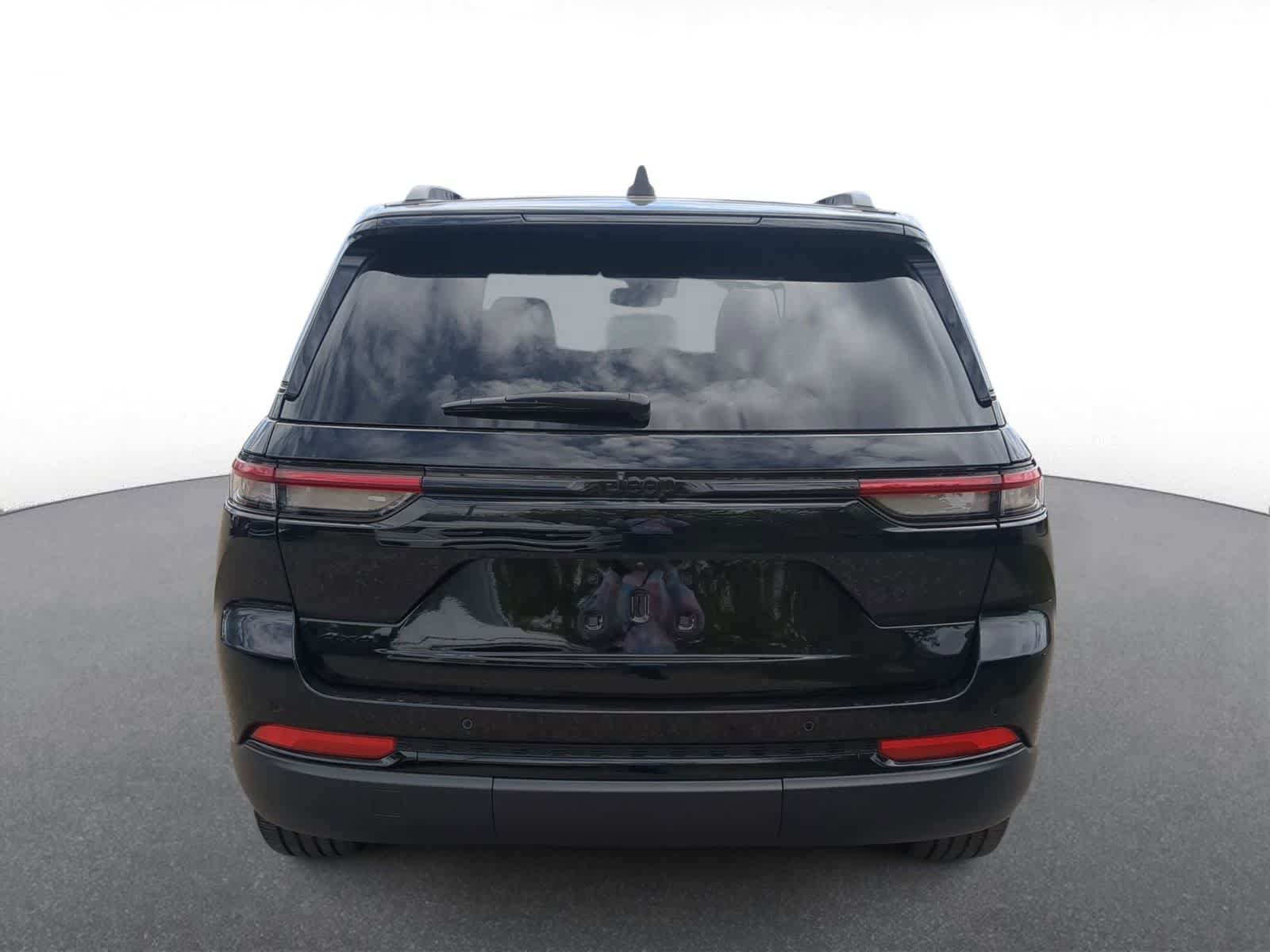 Certified 2024 Jeep Grand Cherokee Altitude AWD/4WD image 7