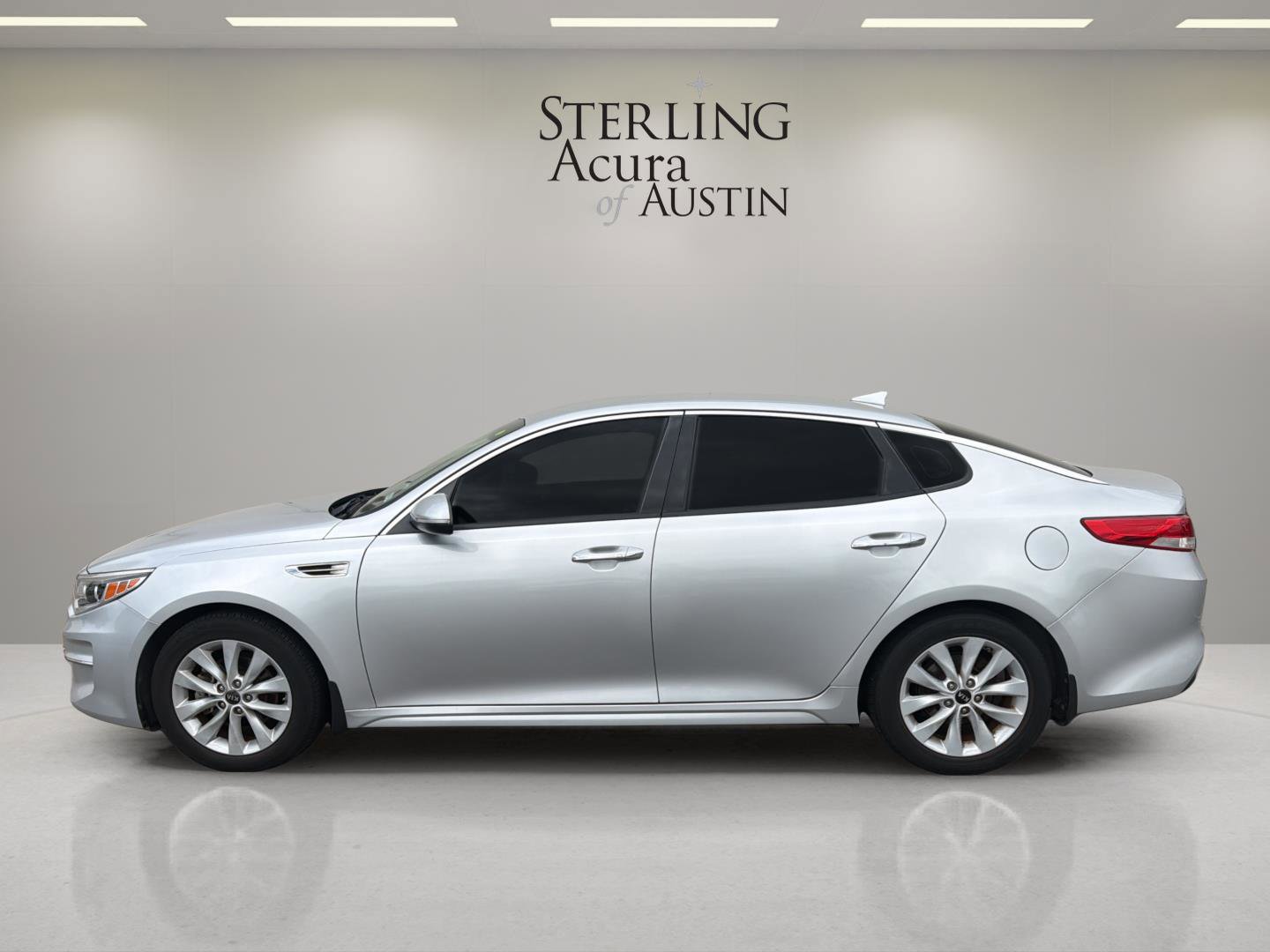 Used 2017 Kia Optima EX FWD image 8