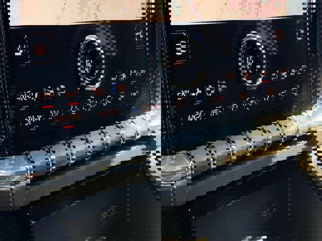 Used 2025 GMC Yukon Elevation w/ Elevation Premium Package image 43