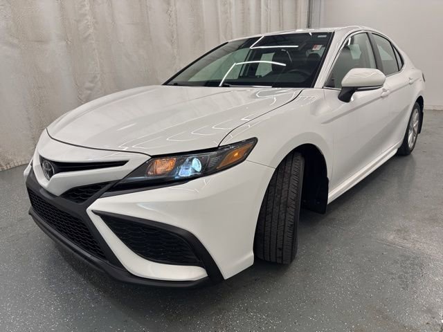Used 2024 Toyota Camry SE FWD image 5