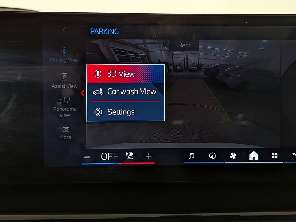 Certified 2025 BMW X7 M60i w/ Executive Package image 27