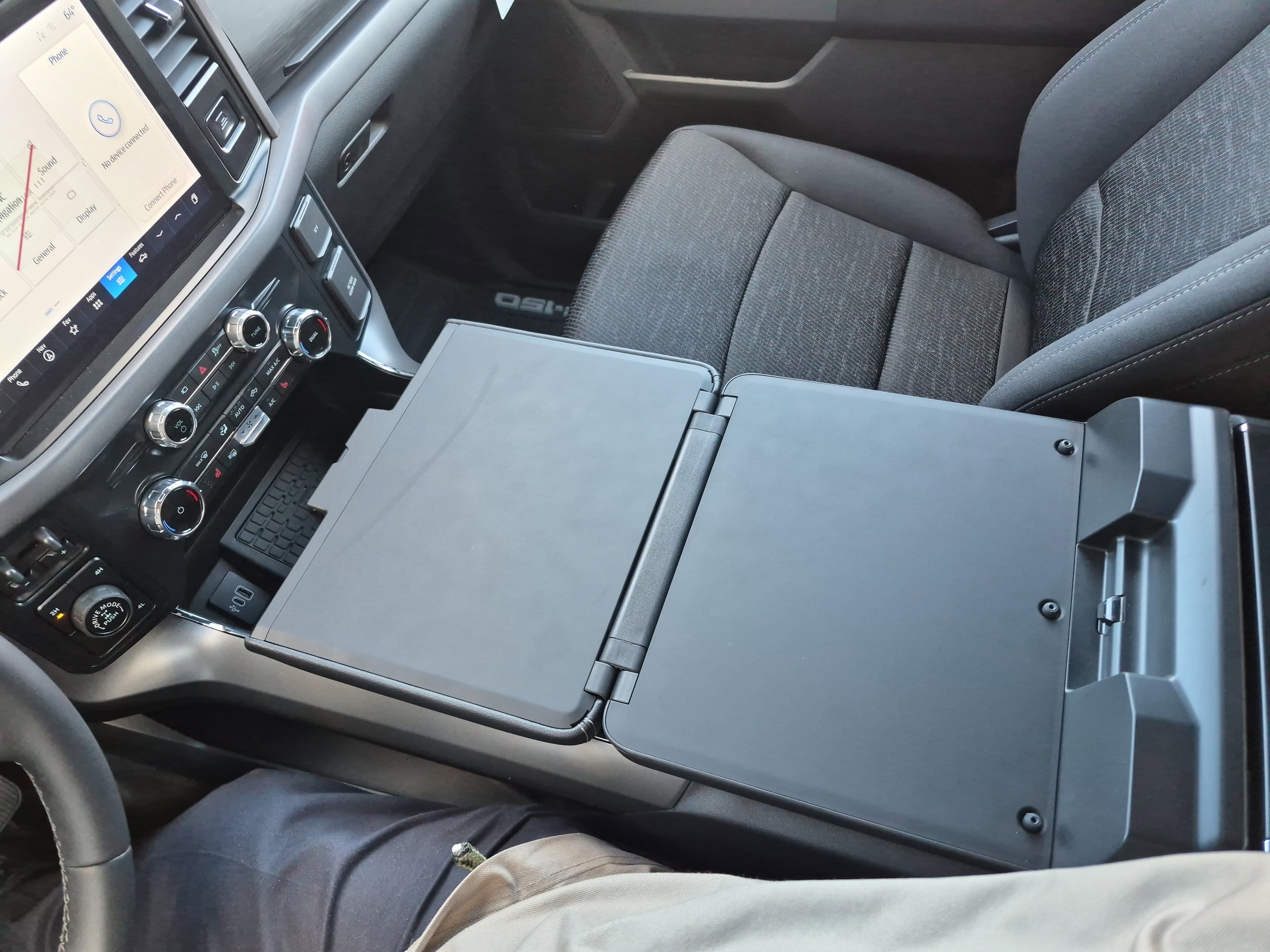 New 2025 Ford F150 XLT w/ Equipment Group 302A MID AWD/4WD image 31