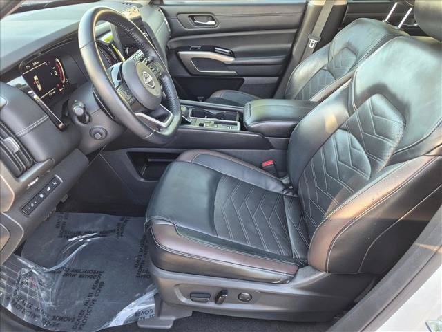 Used 2022 Nissan Pathfinder Platinum w/ Cargo Package FWD image 15