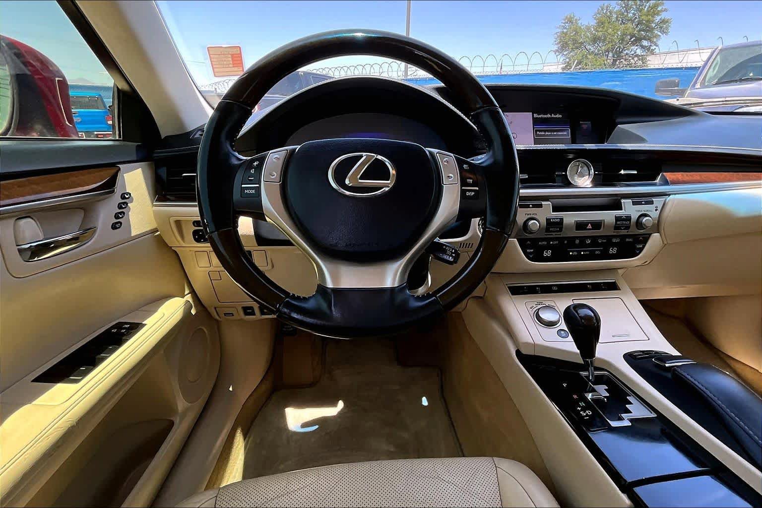 Used 2013 Lexus ES 350 w/ Luxury Pkg FWD image 5