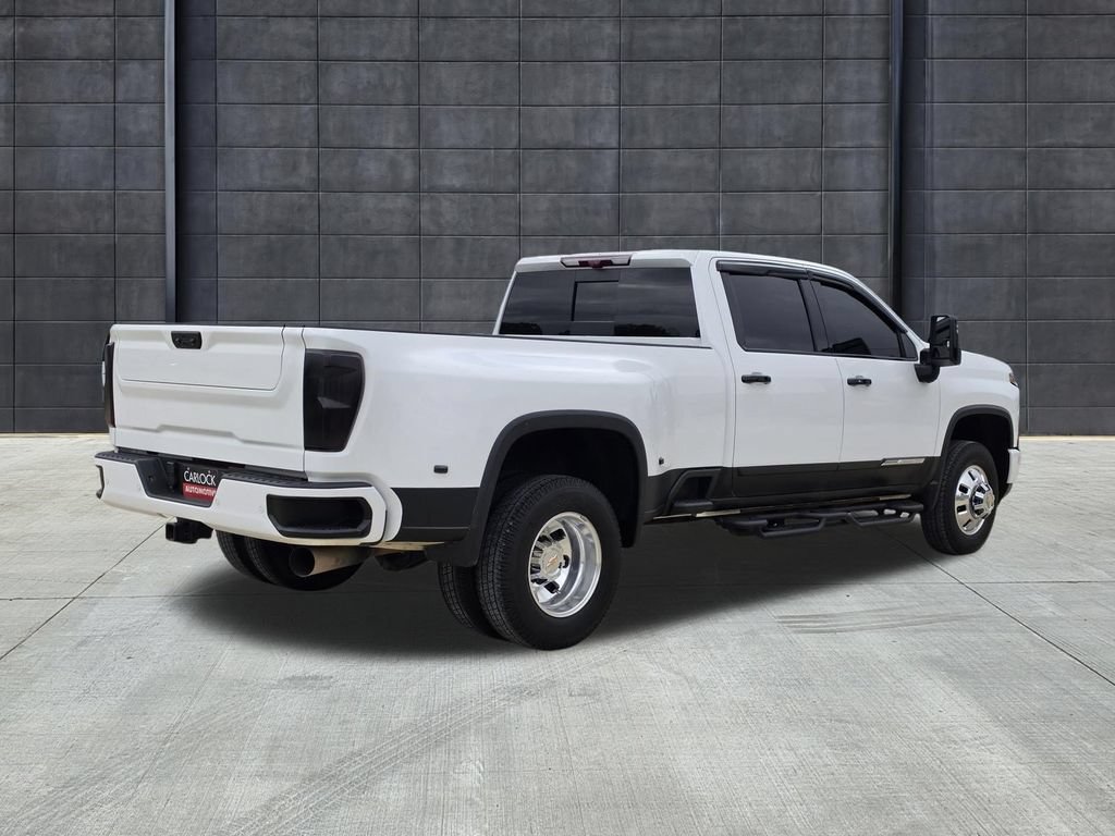Used 2024 Chevrolet Silverado 3500 High Country w/ Technology Package AWD/4WD image 5