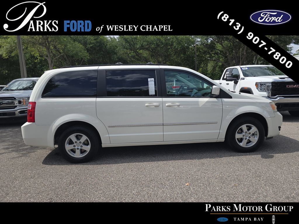 Used 2010 Dodge Grand Caravan SXT FWD image 3