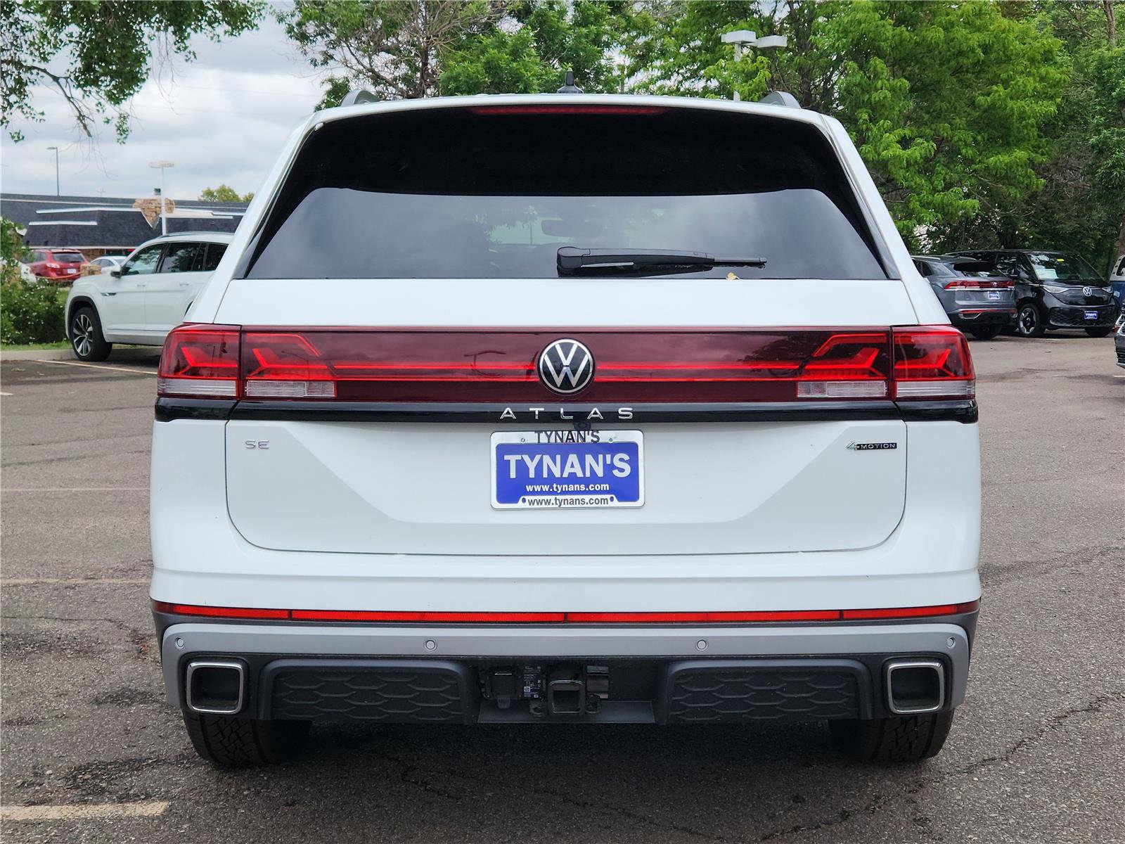 New 2025 Volkswagen Atlas Peak Edition SE image 4