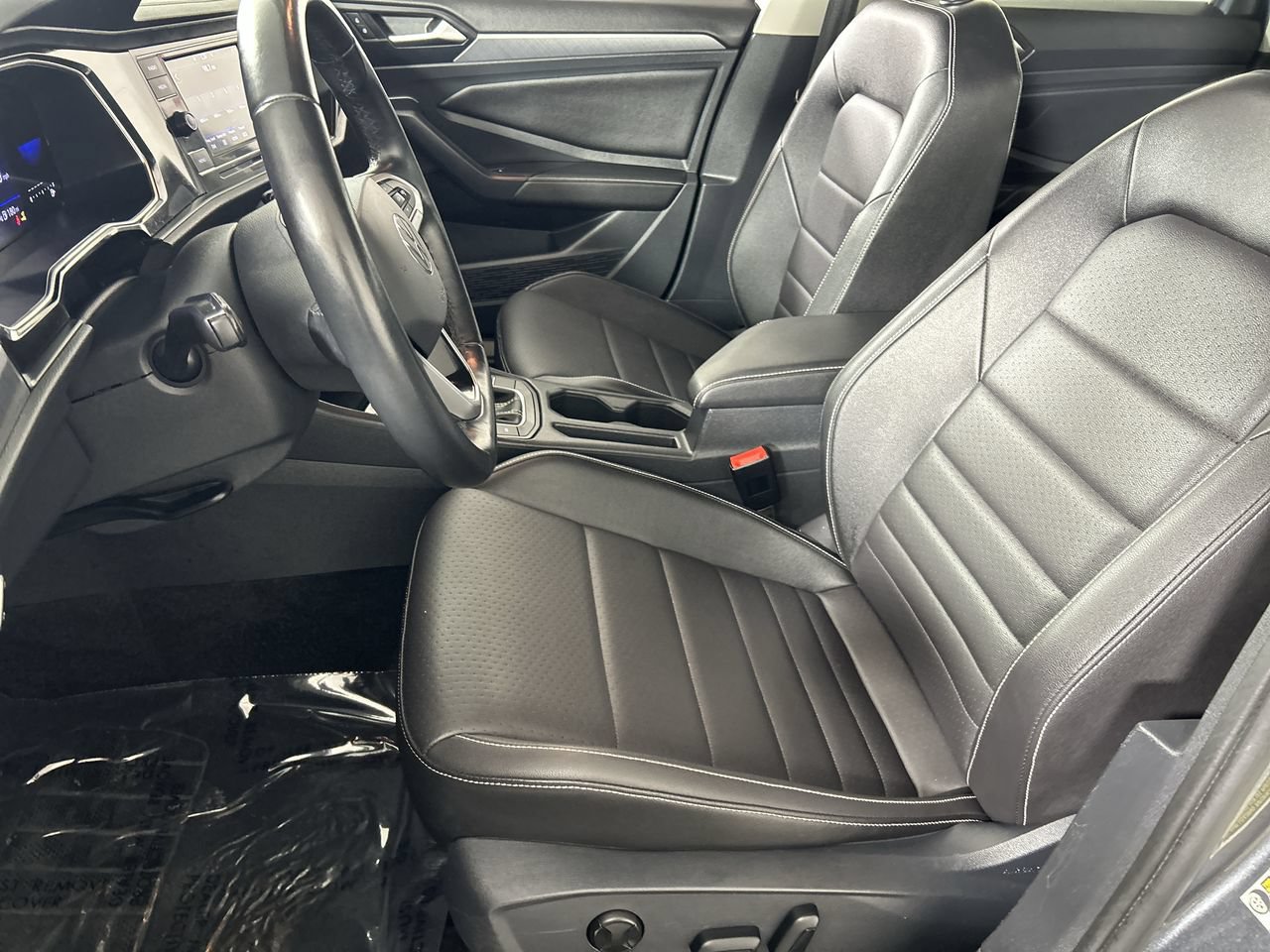 Used 2024 Volkswagen Jetta SE FWD image 21