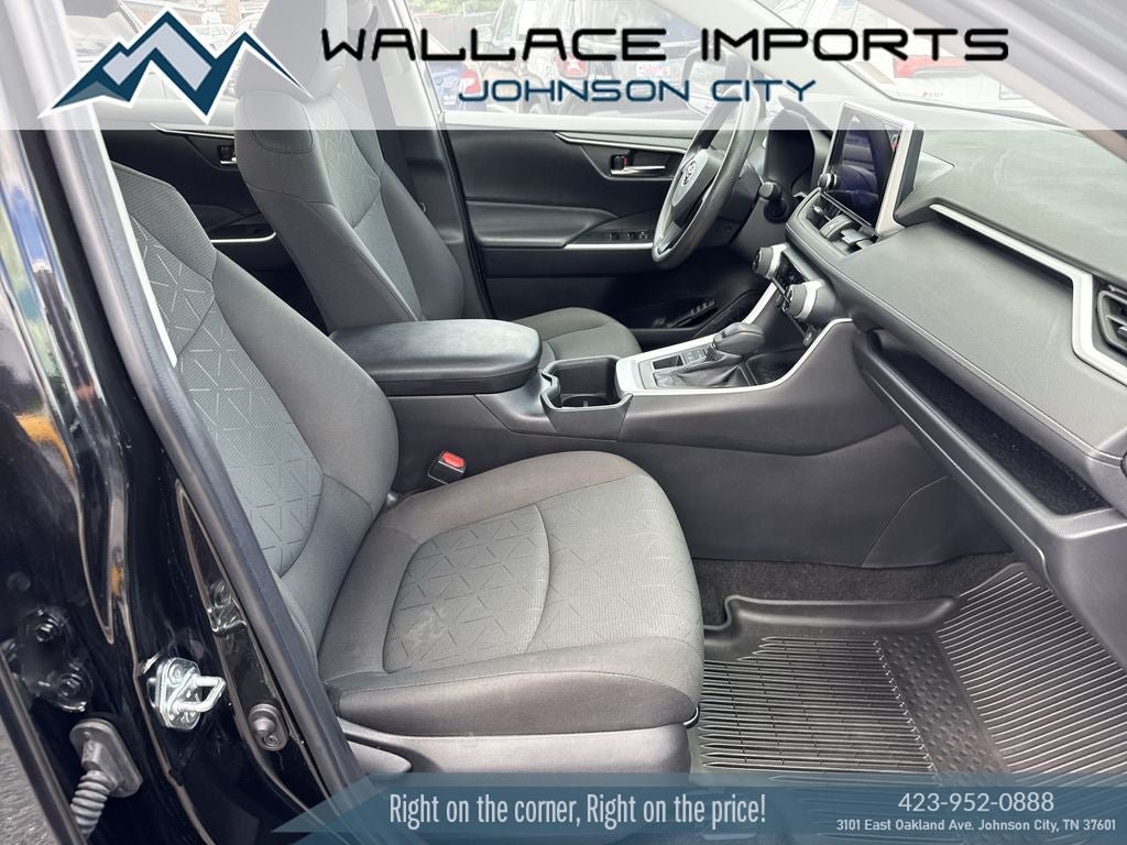 Used 2023 Toyota RAV4 XLE AWD/4WD image 38