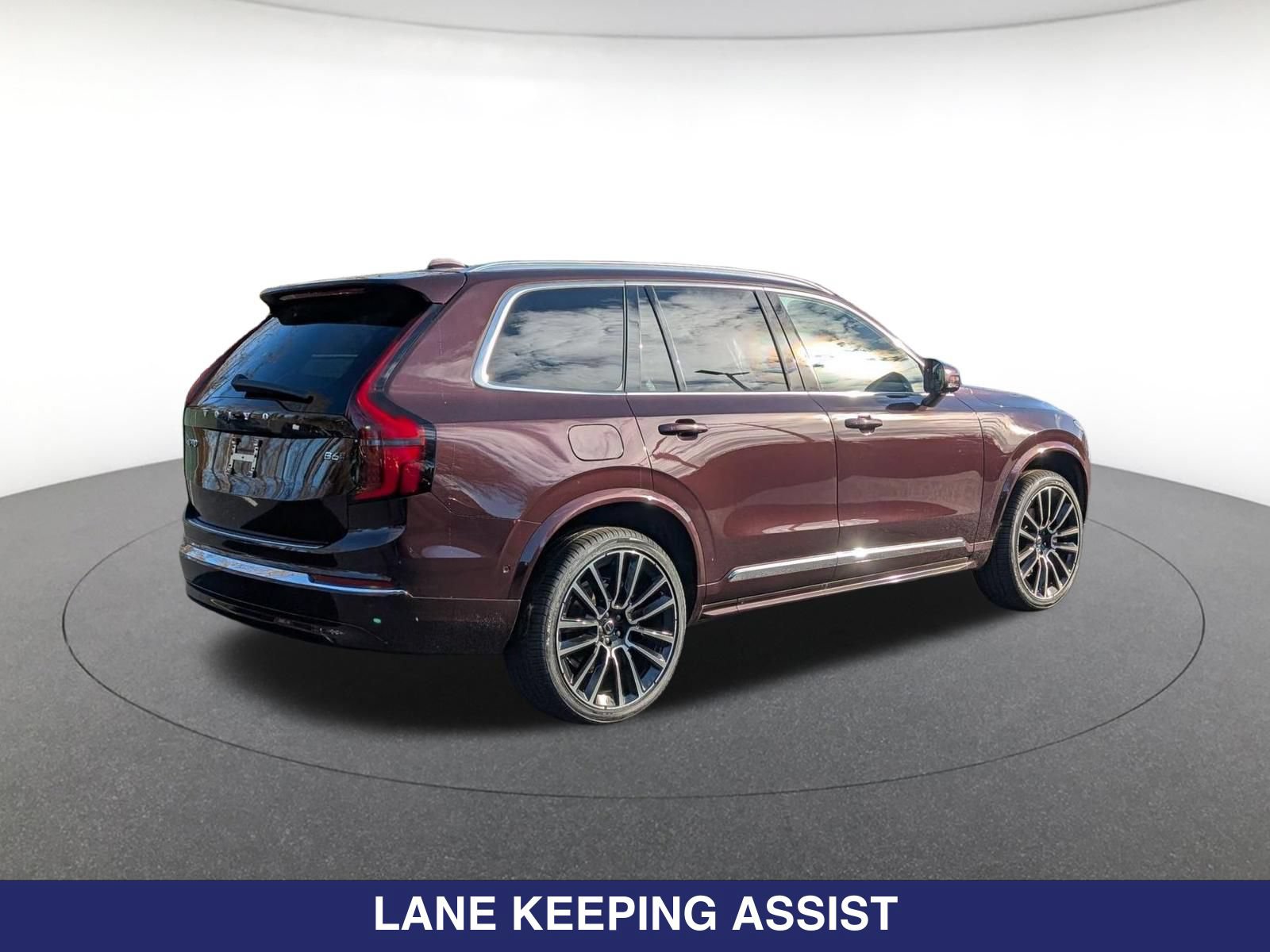 New 2026 Volvo XC90 B6 Plus w/ Protection Package Premier AWD/4WD image 5