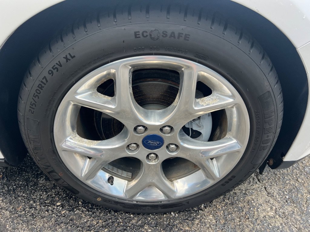 Used 2014 Ford Focus Titanium FWD image 39