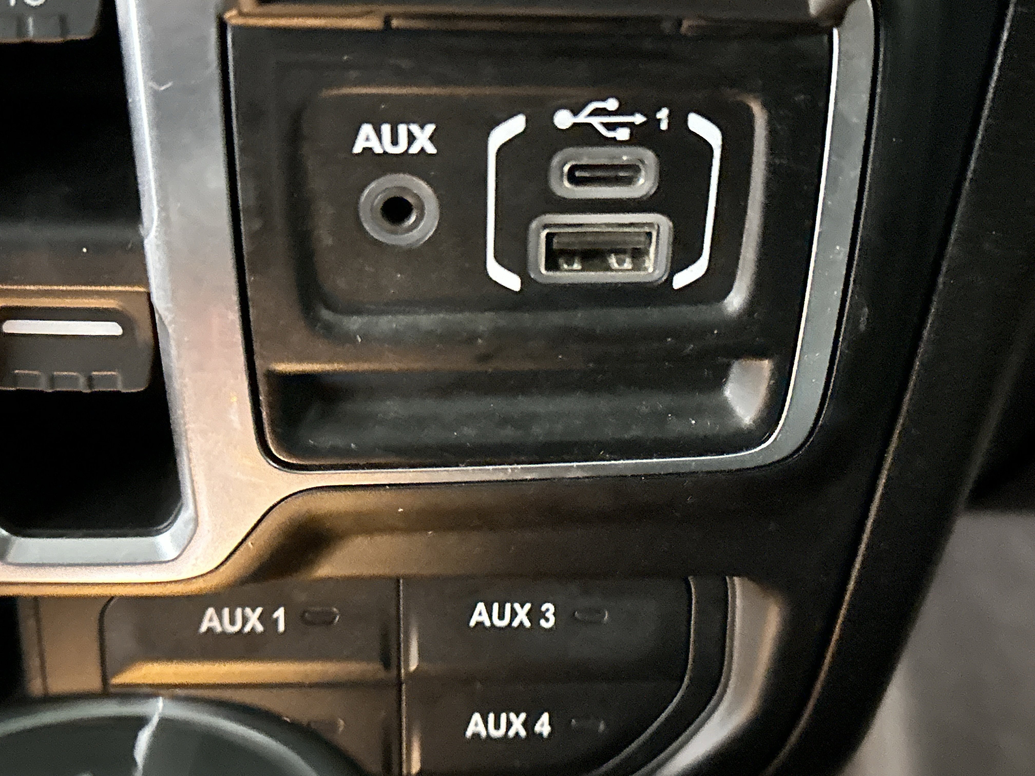 Used 2019 Jeep Wrangler Unlimited Sahara w/ Dual Top Group image 40