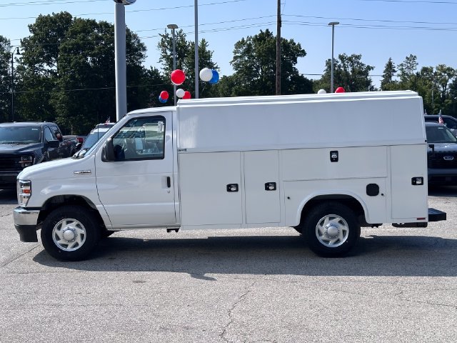 New 2026 Ford E-350 and Econoline 350 Super Duty w/ Power Equipment Group RWD image 4