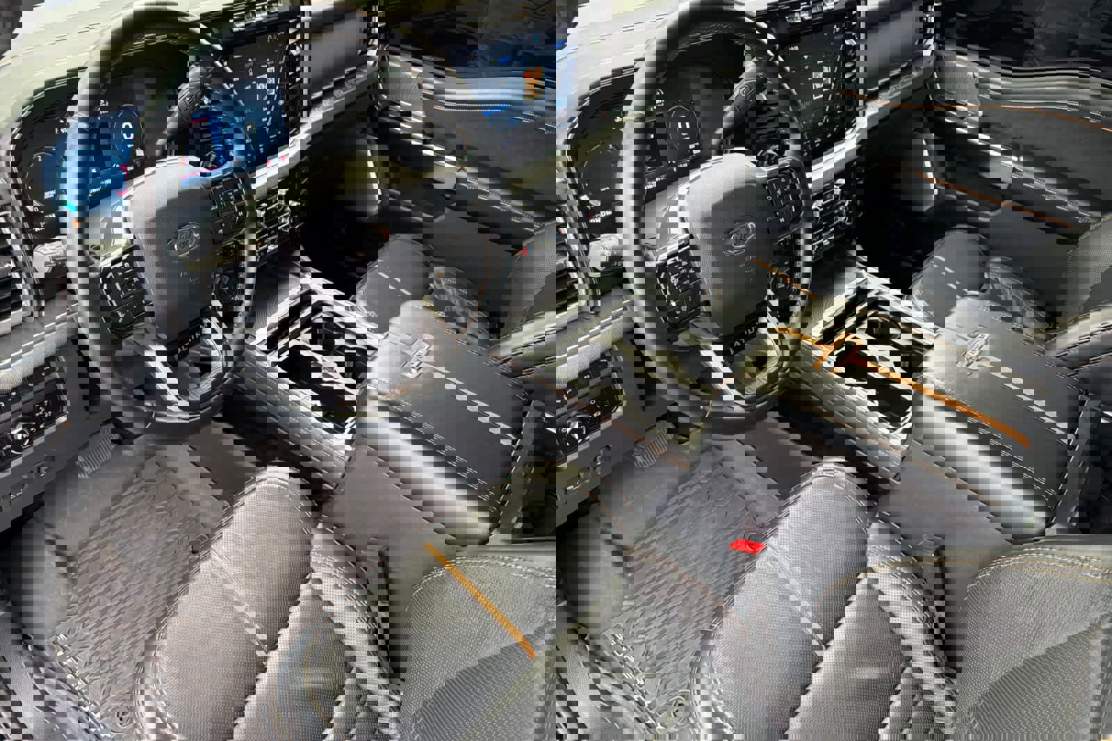 Used 2024 Ford F350 Platinum w/ FX4 Off-Road Package image 13