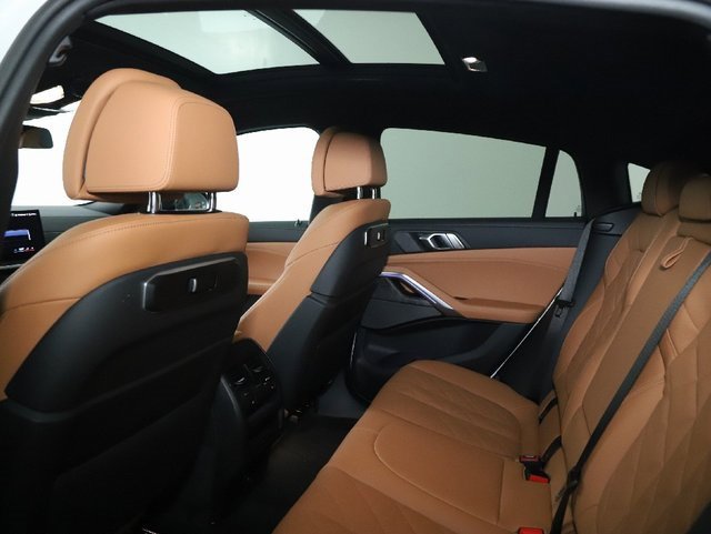 Used 2026 BMW X6 xDrive40i w/ Premium Package image 15