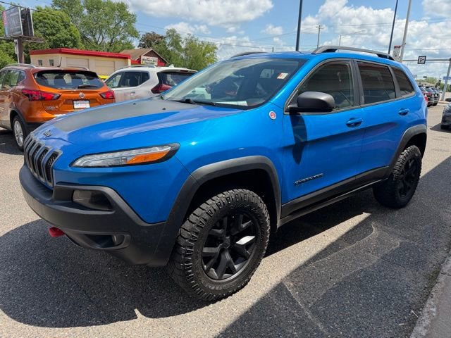 Used 2018 Jeep Cherokee Trailhawk AWD/4WD image 3