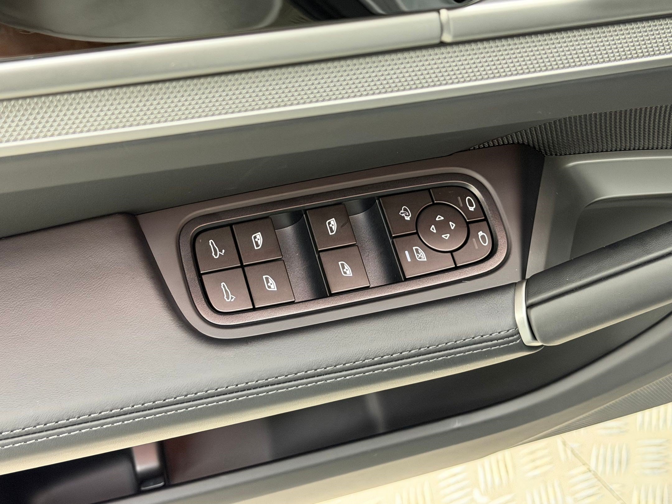 New 2026 Porsche Cayenne S AWD/4WD image 15