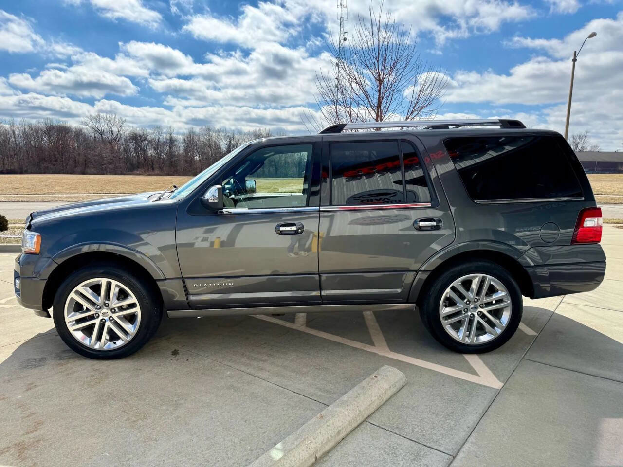 Used 2015 Ford Expedition Platinum image 5