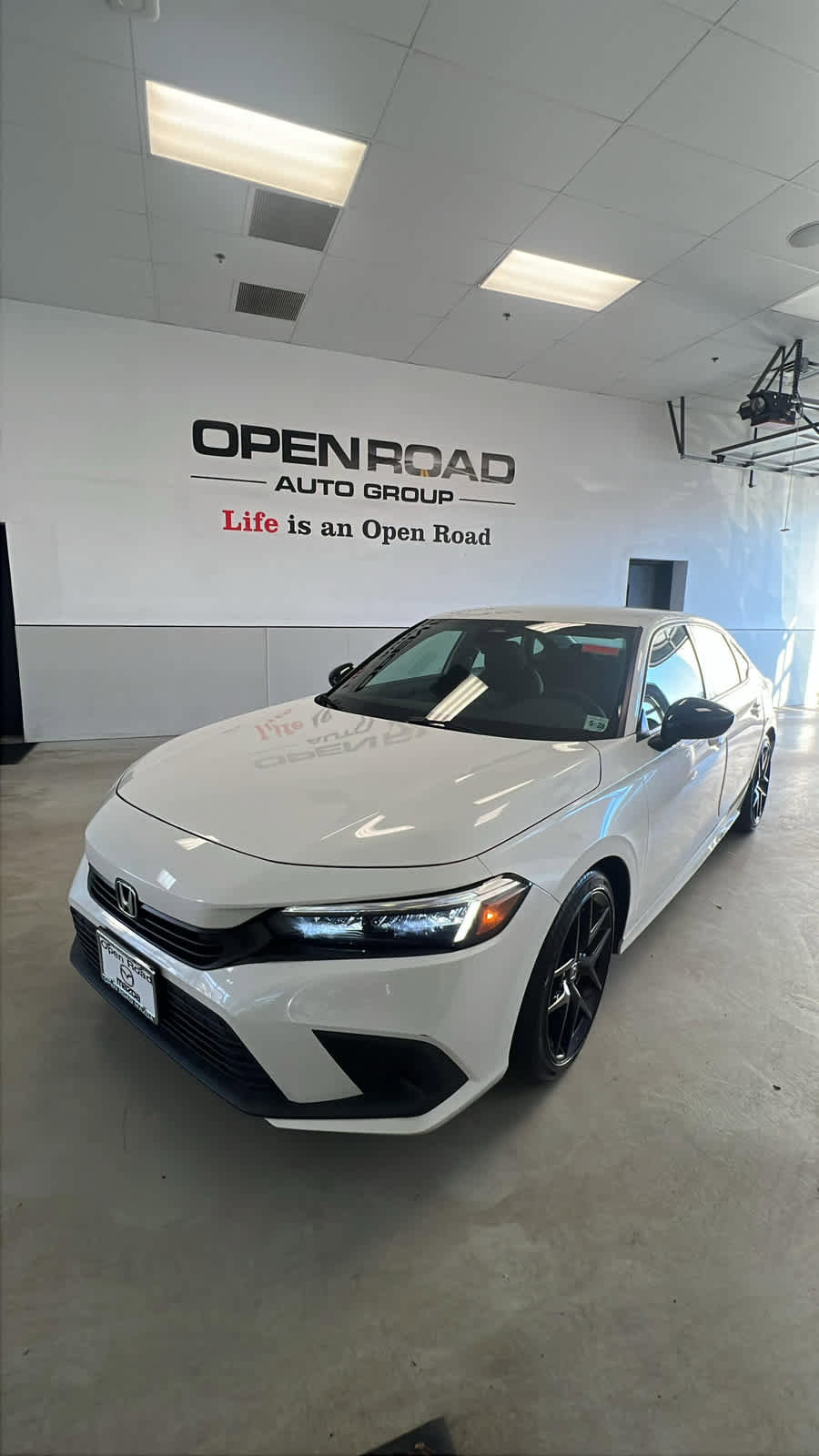 Used 2023 Honda Civic Sport image 1