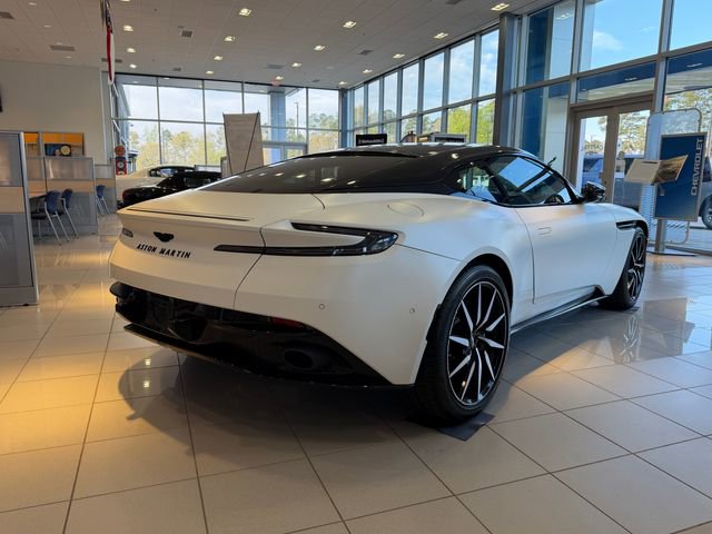 Used 2023 Aston Martin DB11 Coupe image 6