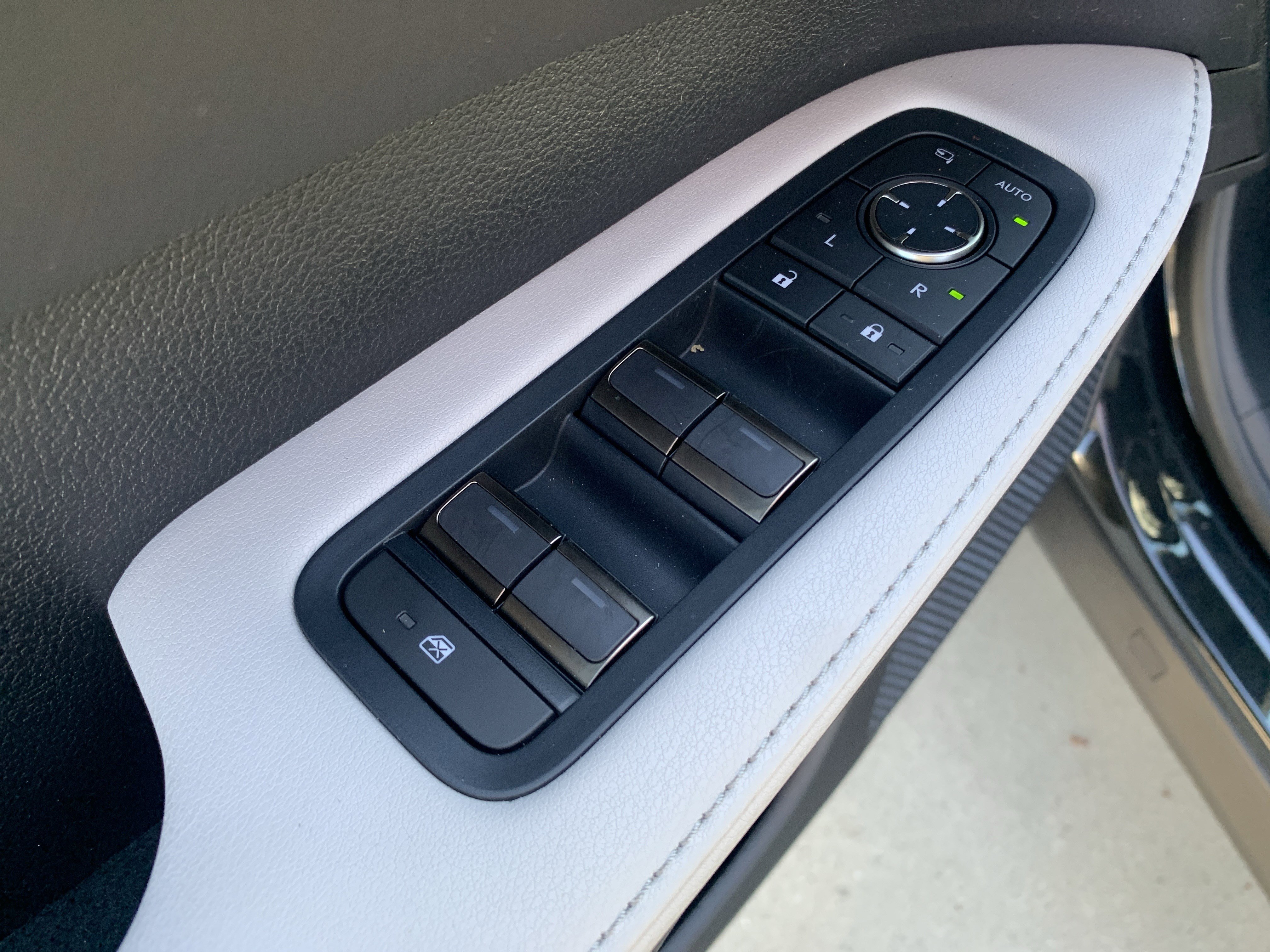 Certified 2026 Lexus RX 350h w/ Convenience Package image 15