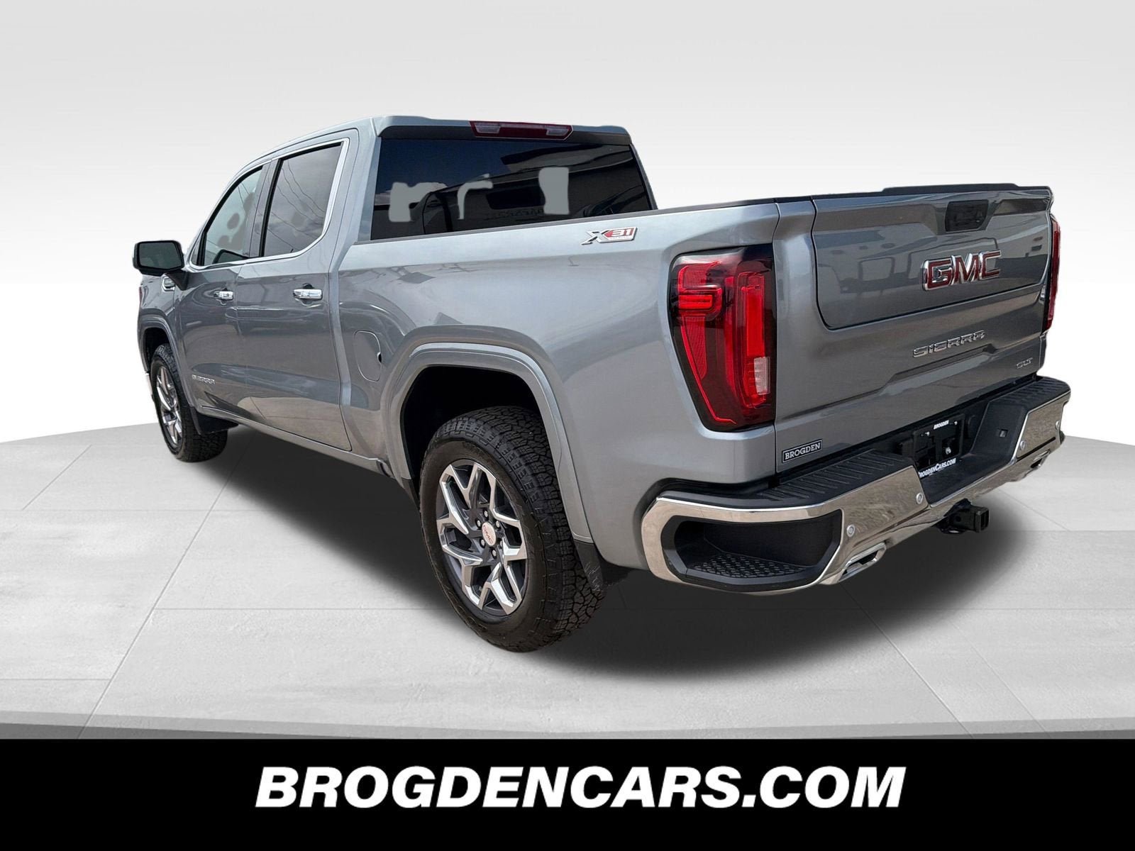 New 2026 GMC Sierra 1500 SLT AWD/4WD image 6