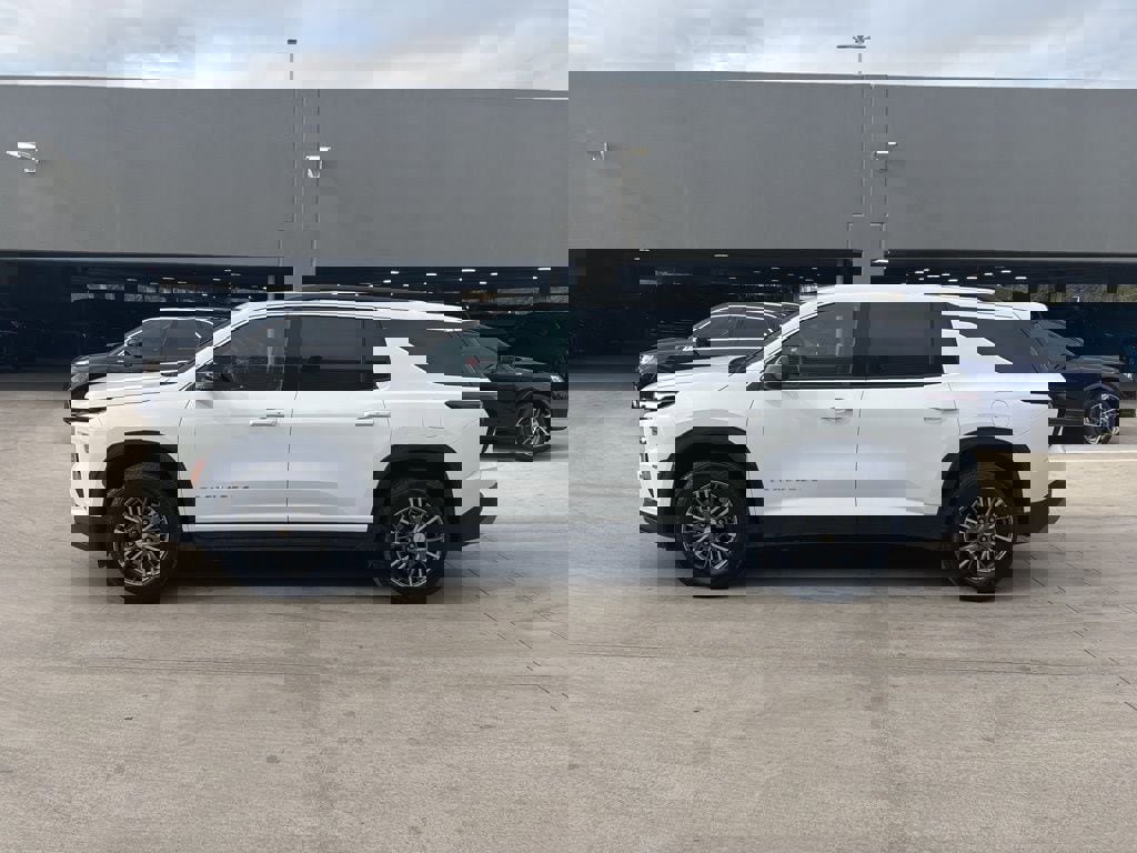 Used 2025 Chevrolet Traverse LT image 9