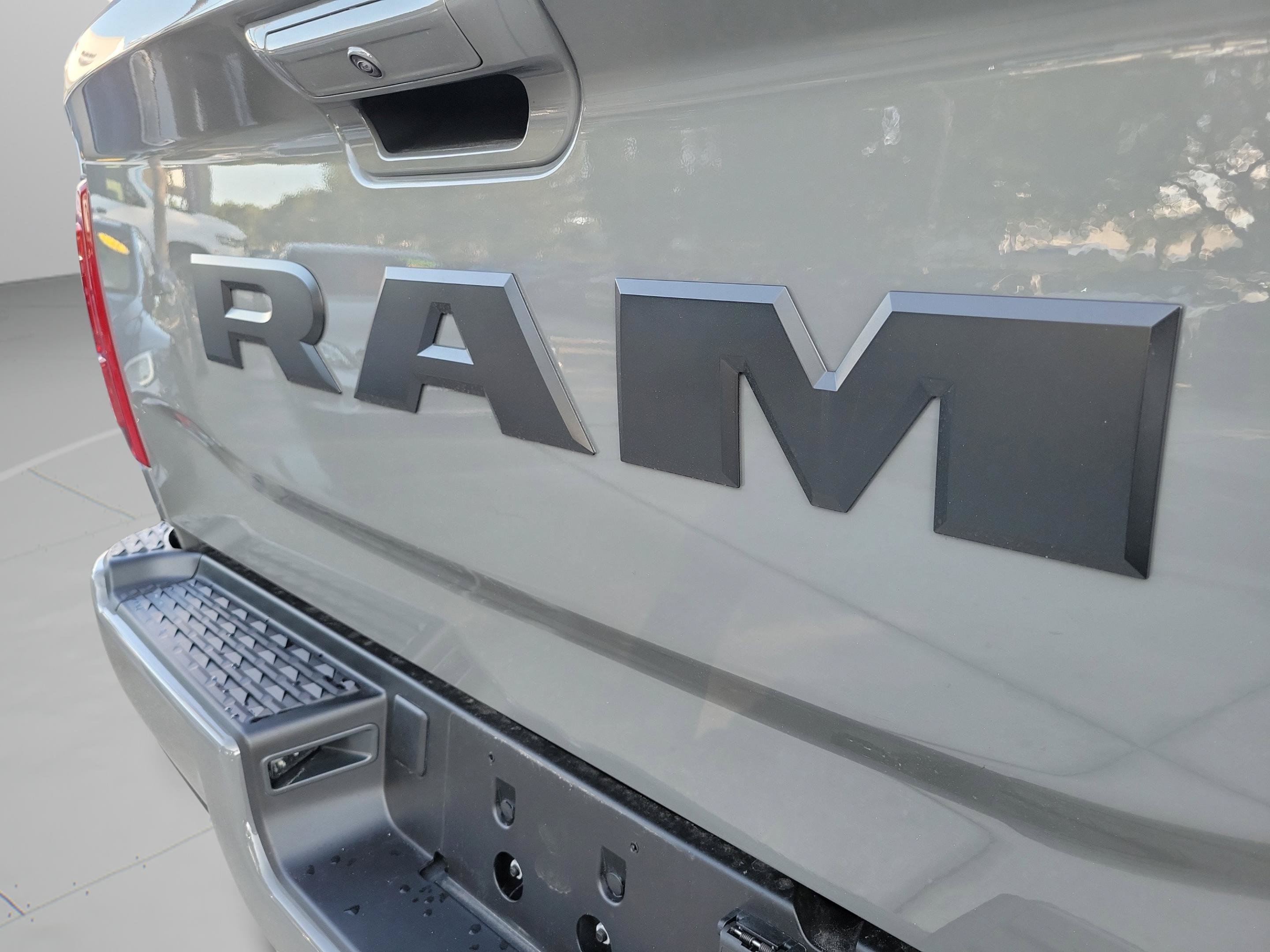Used 2025 RAM 2500 Laramie w/ Night Edition AWD/4WD image 32