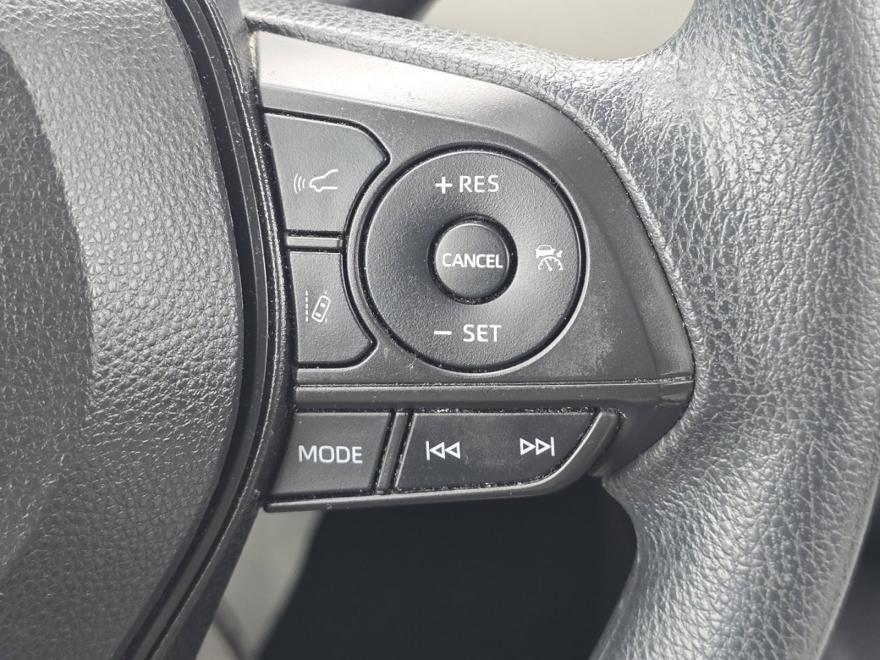 Used 2022 Toyota Corolla LE image 21