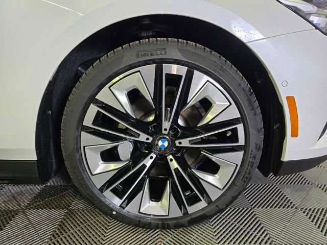 New 2025 BMW 530i xDrive w/ Premium Package image 2