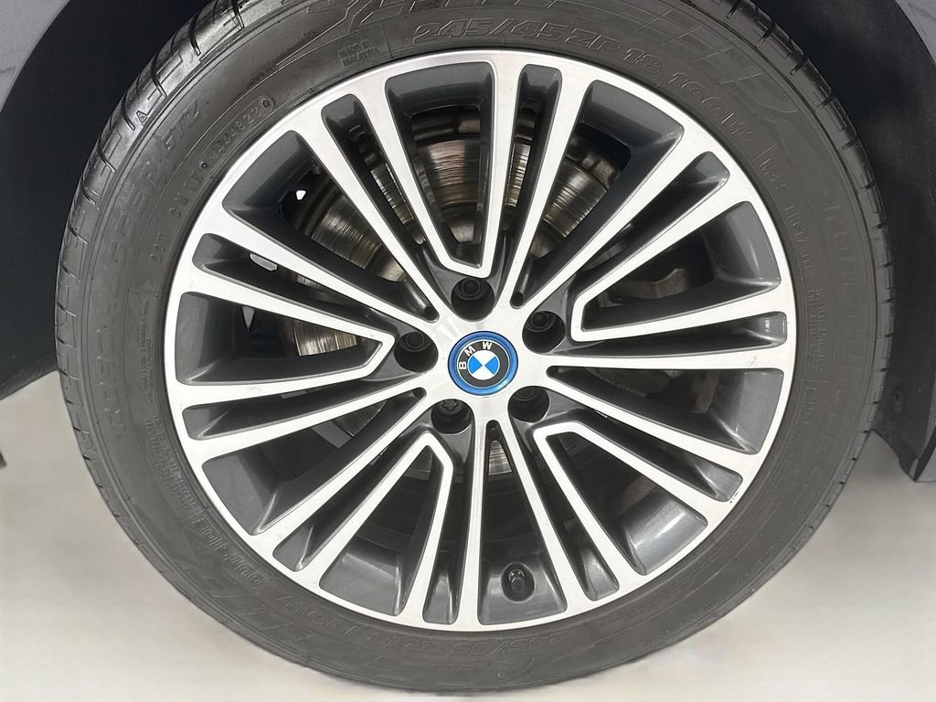 Used 2019 BMW 530e w/ Convenience Package image 32
