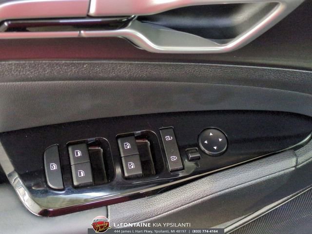 Certified 2025 Kia Sportage EX image 15