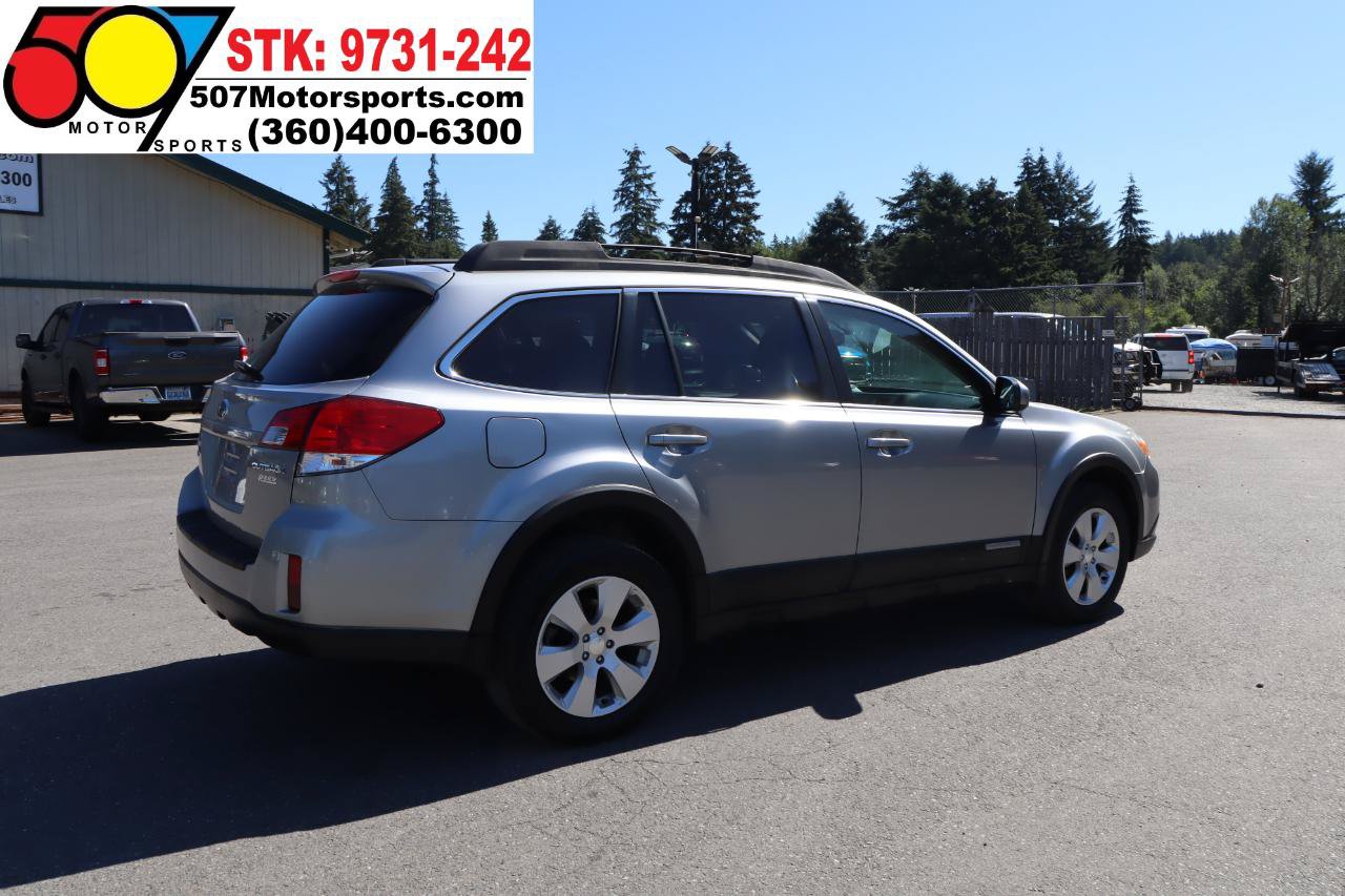 Used 2010 Subaru Outback 2.5i Premium AWD/4WD image 8