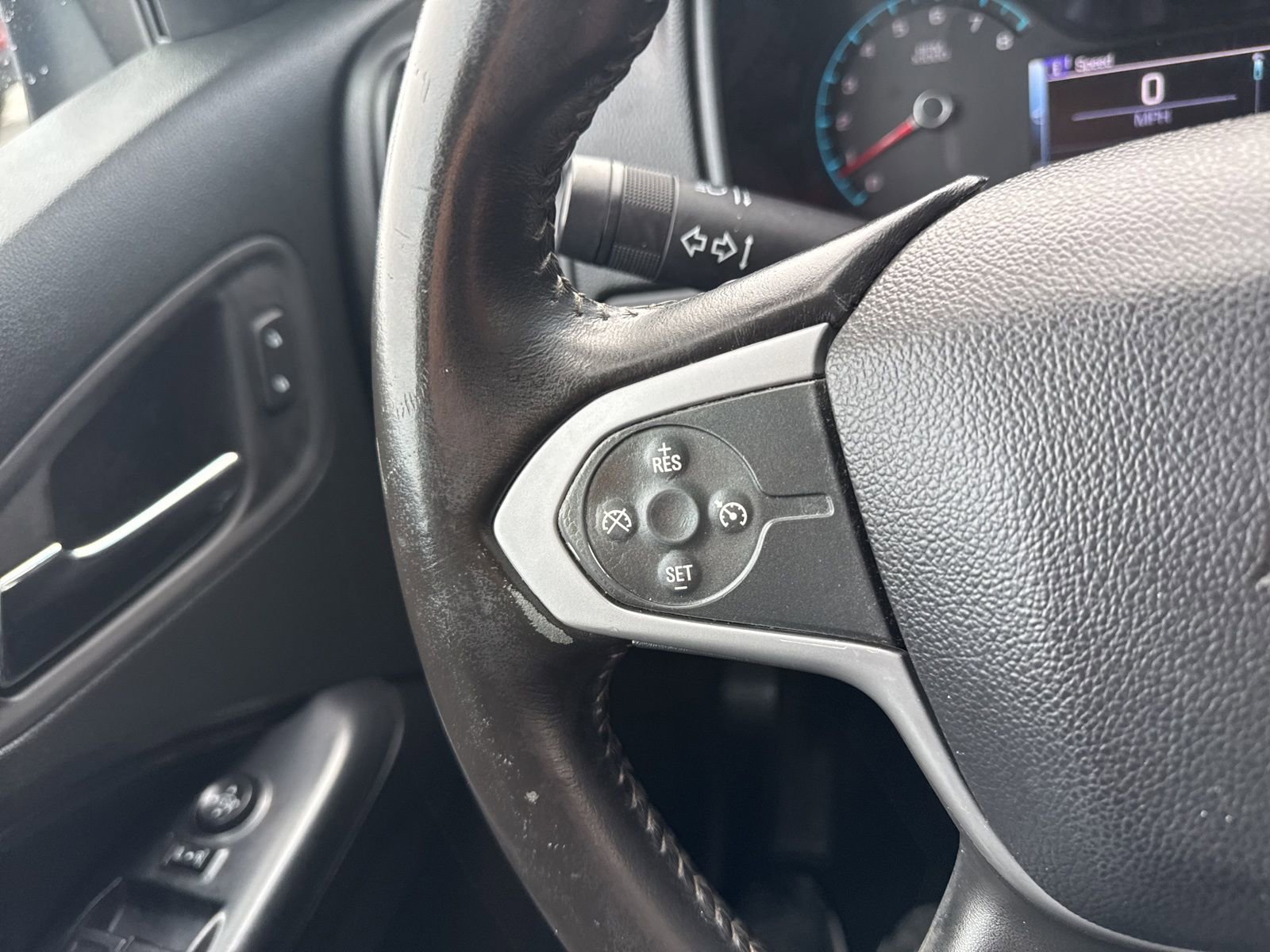 Used 2017 Chevrolet Colorado LT w/ LT Convenience Package image 32