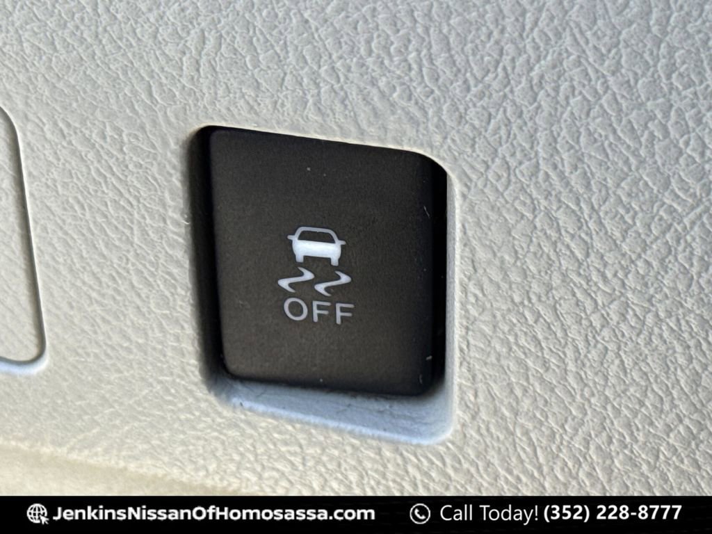 Used 2010 Toyota Camry LE image 31