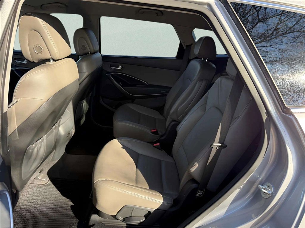 Used 2016 Hyundai Santa Fe Limited FWD image 12