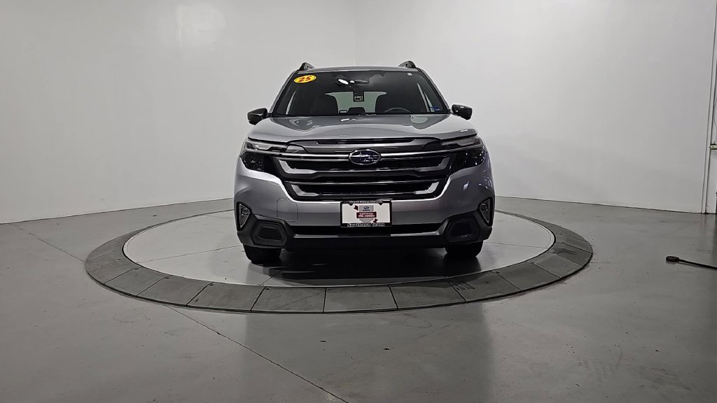 Used 2025 Subaru Forester Limited AWD/4WD image 10