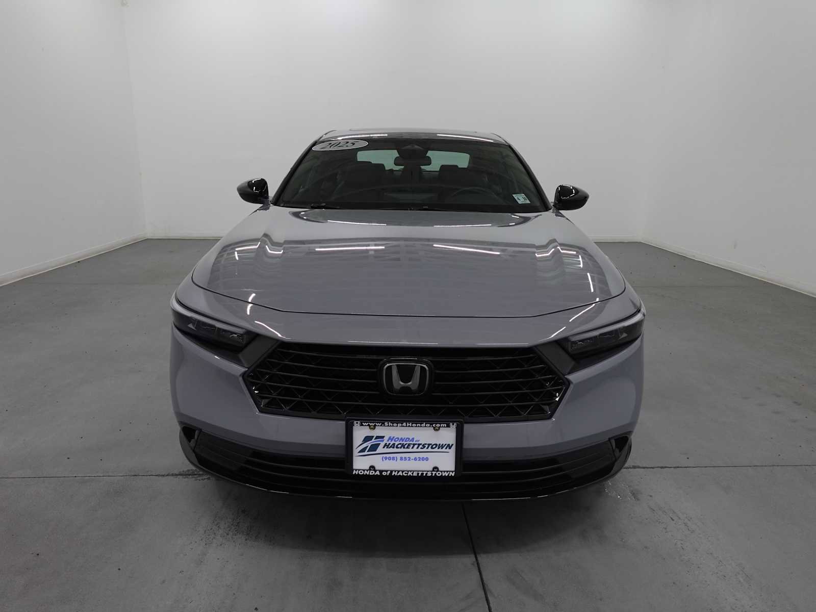 Used 2025 Honda Accord Sport image 2