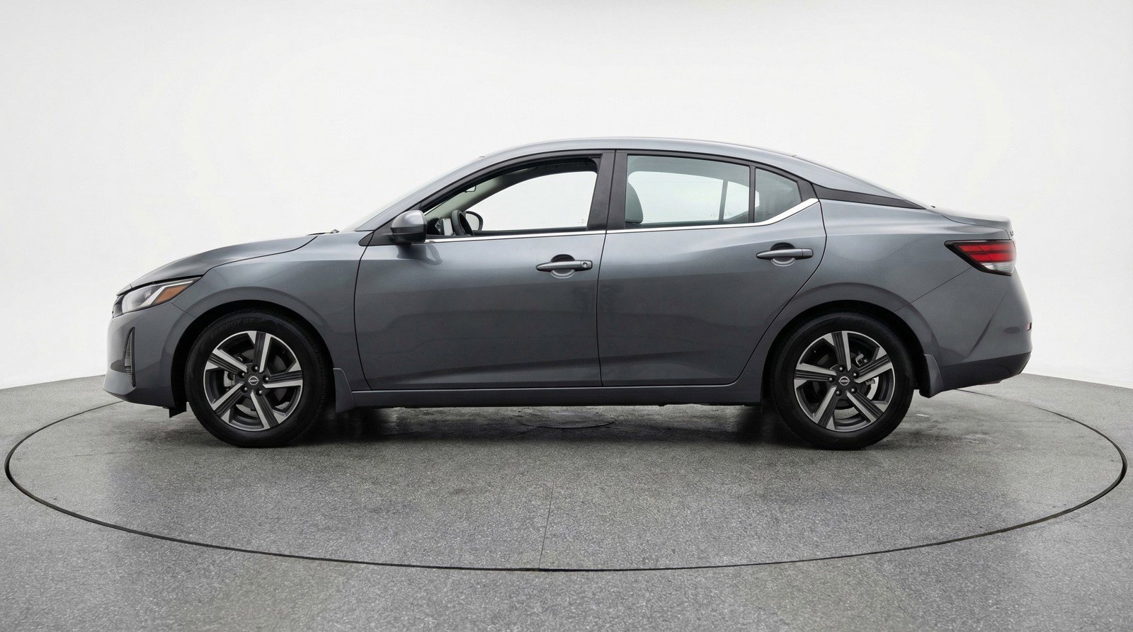 Used 2025 Nissan Sentra SV FWD image 5