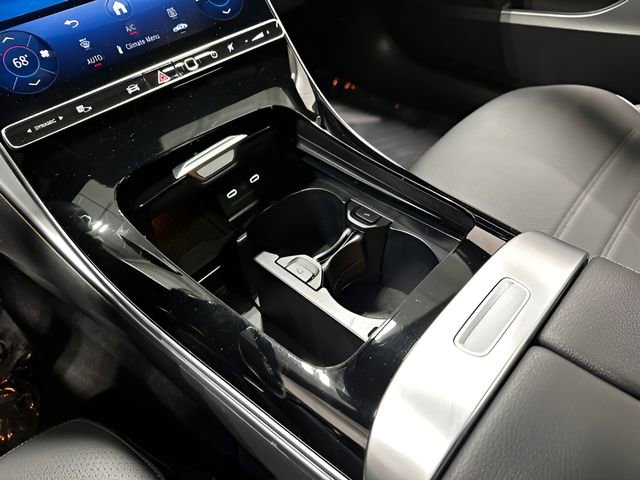 Used 2025 Mercedes-Benz C 300 4MATIC Sedan image 32