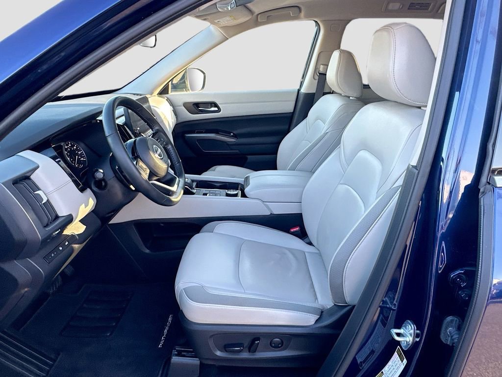 Used 2023 Nissan Pathfinder SL image 28