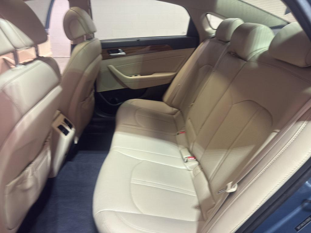 Used 2015 Hyundai Sonata Limited w/ Option Group 05 FWD image 29