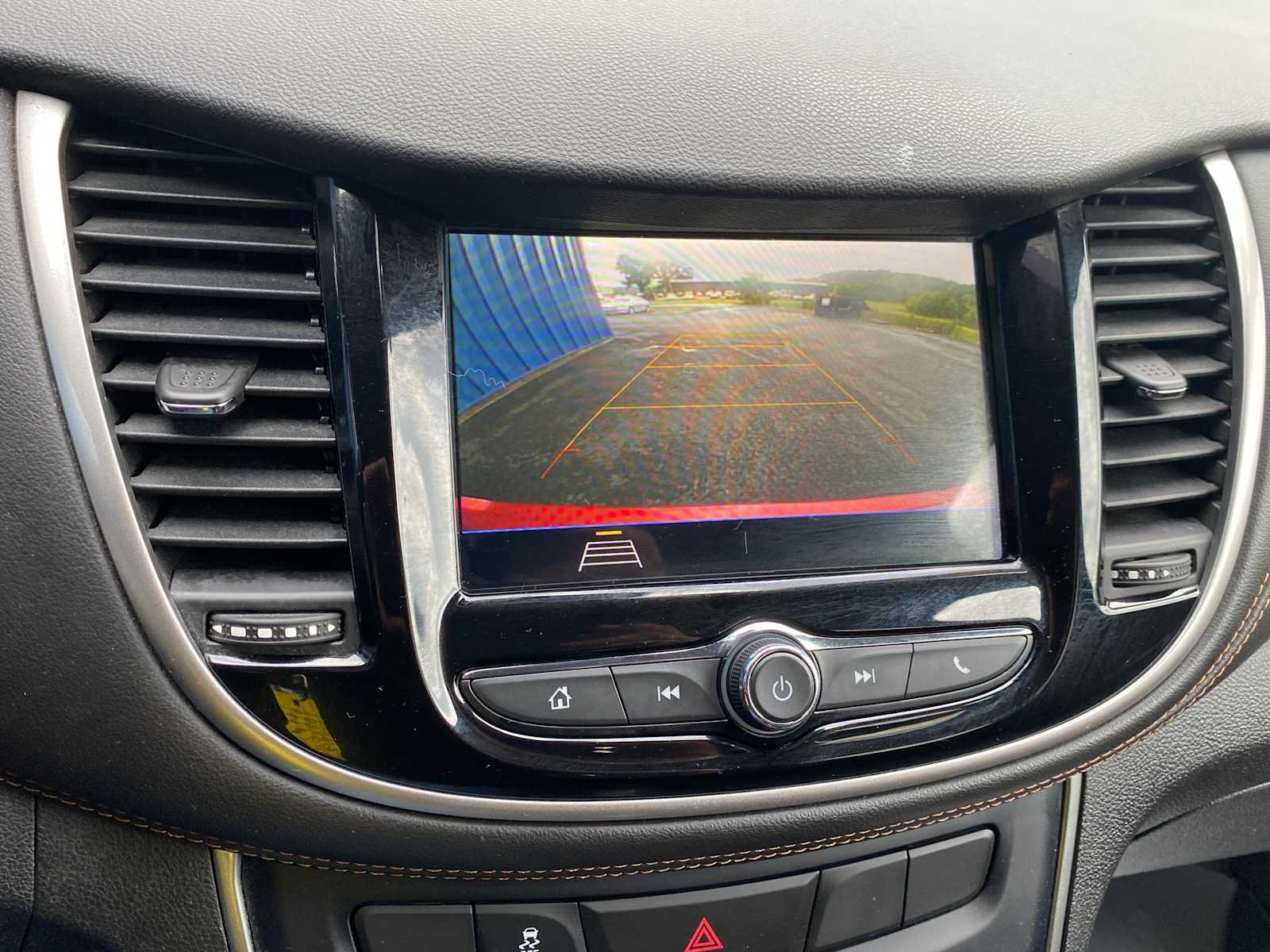 Used 2019 Chevrolet Trax LT FWD image 19