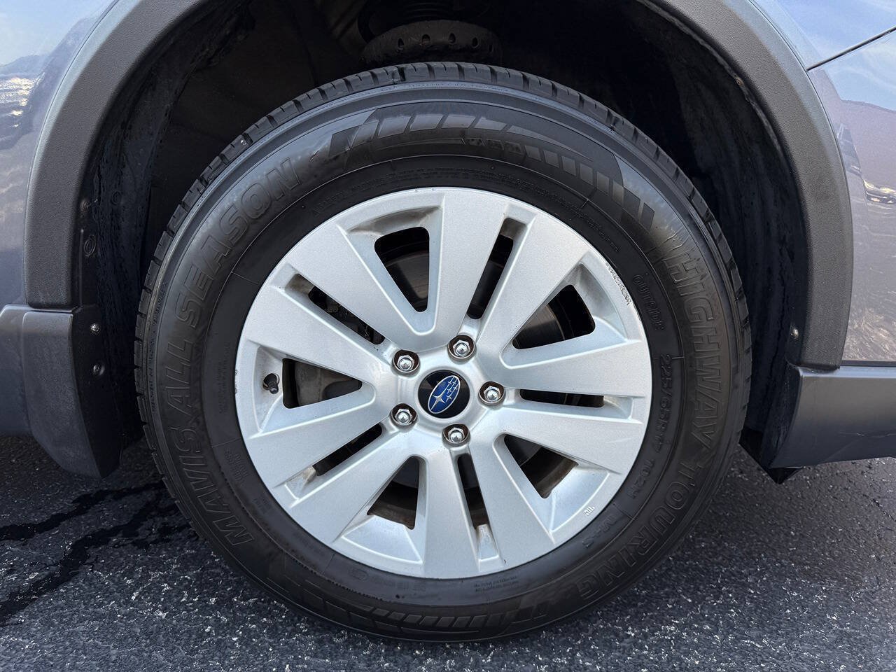 Used 2015 Subaru Outback 2.5i Premium AWD/4WD image 9