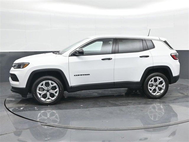Used 2025 Jeep Compass Sport image 8
